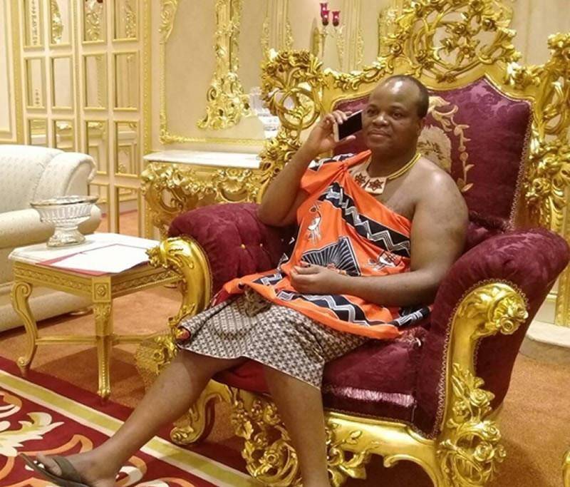 非洲土豪国王:国民穷得吃不起饭,他给妃子们买几十辆豪车_斯威士兰