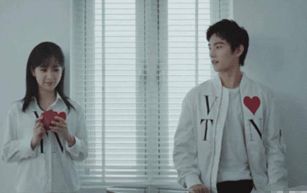 原创双杨情侣装拍照注意杨紫看杨洋的眼神偶像剧都拍不出效果