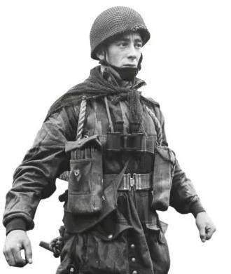 原创伞兵枪迷你小摩托m1钢盔二战军事强国迅速进化的伞兵部队