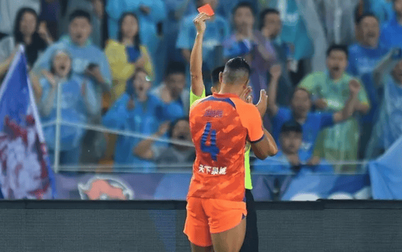 泰山连迎坏消息!鲁沪大战再遇苦主,5大主力缺阵,大腿外援在列_贾德森_