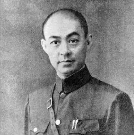 抗战牺牲的最高将领,妻子绝食七日而亡,十万百姓冒死为其送行_张自忠