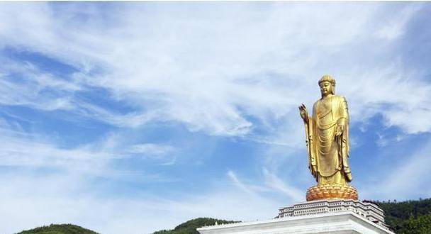 1997年福建工艺大师林胜标接到上级任务,设计制作了中原大佛,这座大佛