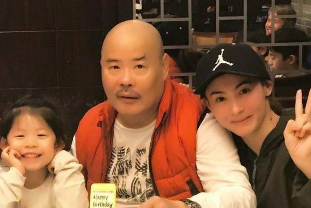 原创40年前他称霸旺角砵兰街,绰号"黑无常",张柏芝父亲是其门生