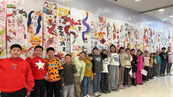 店庆期间,欢乐打造"龘龘城市生活节","萌童计画· 万米长卷· 龙腾