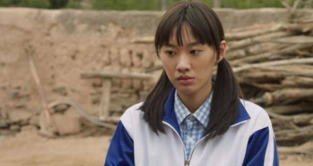 原创48岁演员闫妮隐瞒了21年的漂亮女儿原来是熟悉的演员