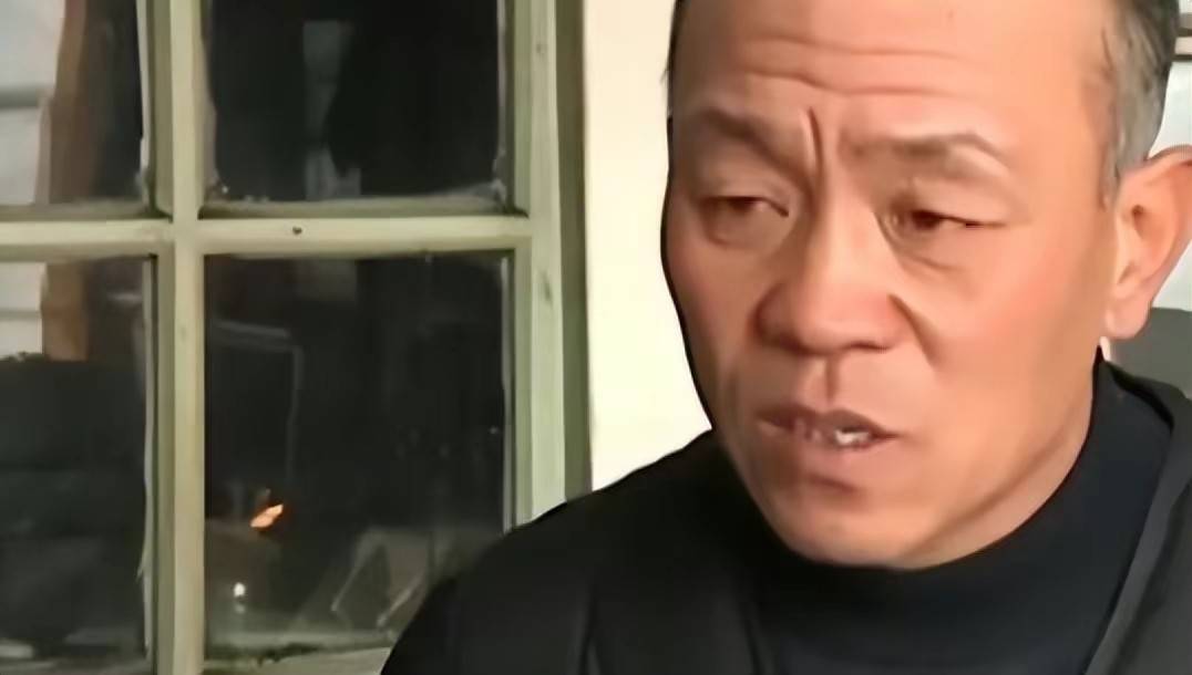 2011年农妇锤杀丈夫,,几十人在院里吃席毫无察觉_张艳_张立_警方