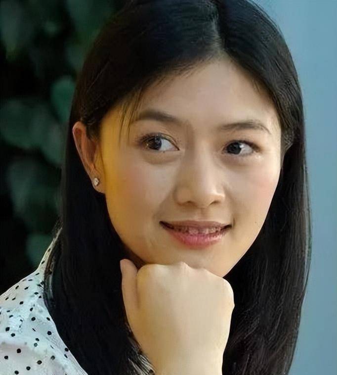 《情迷海上花》的拍摄不仅顺利完成,还卖给电视台顺利播出.