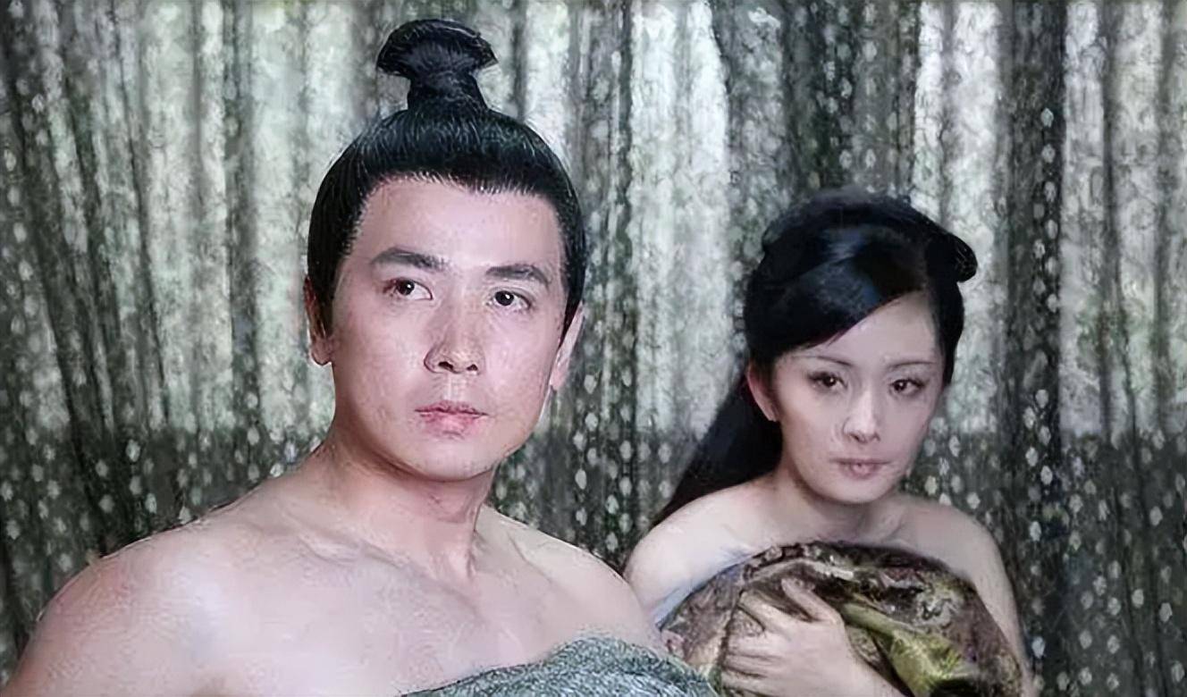 怪不得吴京不让女孩进娱圈看杨幂吻戏被男演员亲到变形就知道了