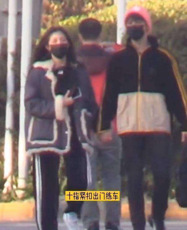 原创r1se又塌房夏之光与美女十指紧扣去驾校甜蜜摸头杀疑恋情曝光