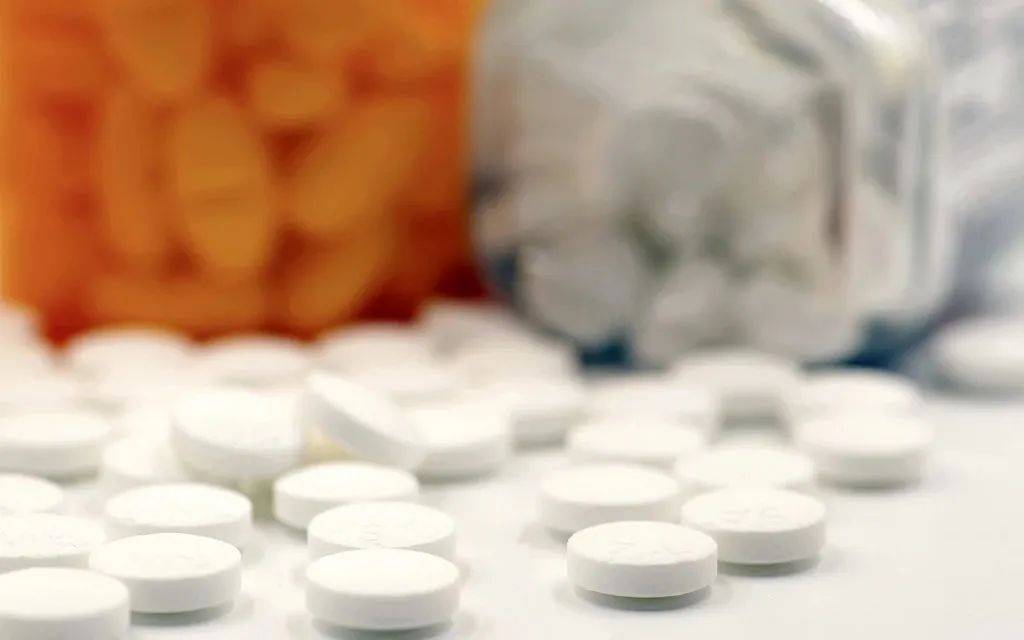 由于部分患者对优甲乐认识不足,导致使用"失效",病情控制不佳.