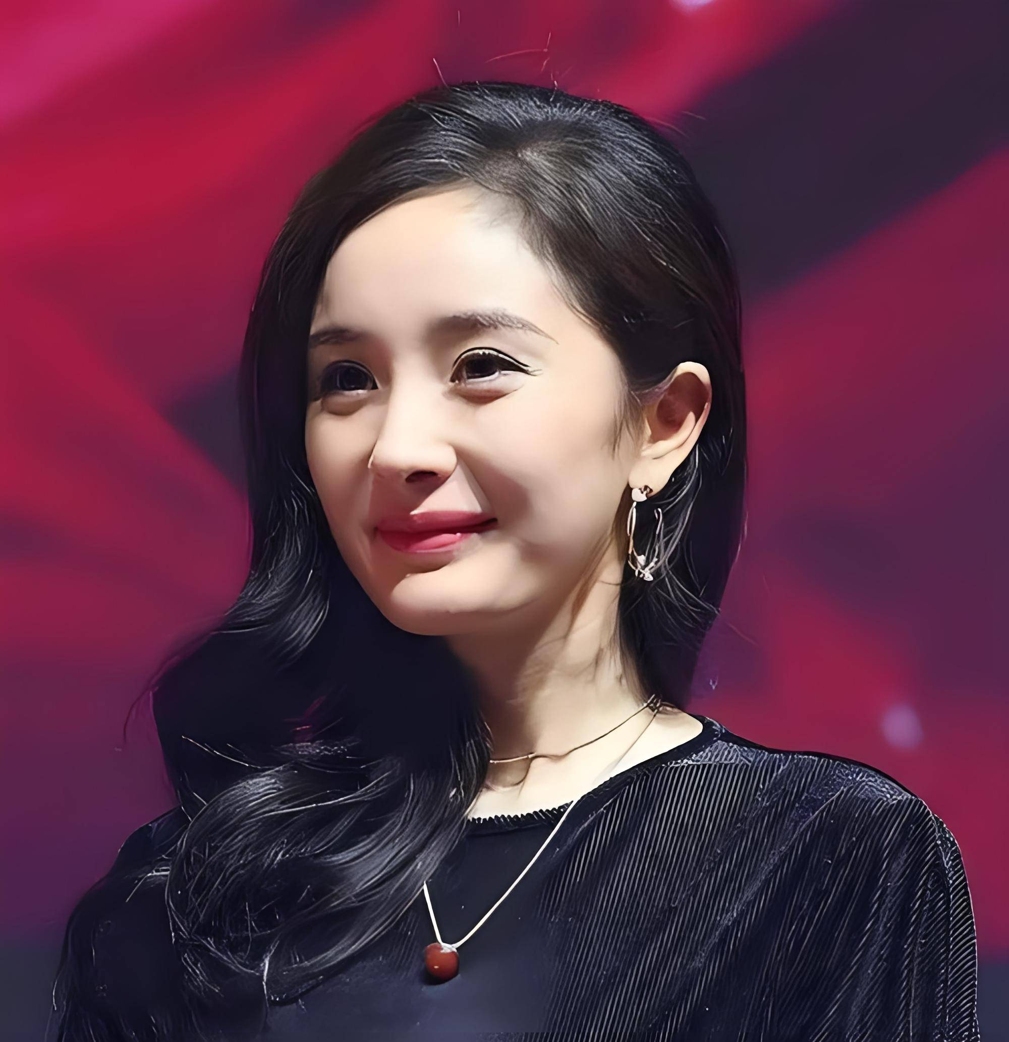 娱乐圈八卦杨幂美貌引发热议选择适合医美项目展示自信之美