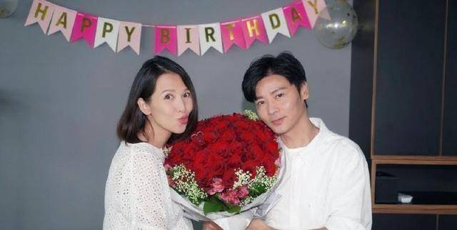 蔡少芬发美照力击变丑谣言,红唇撩发好娇艳,美回颜值巅峰_张晋_显得