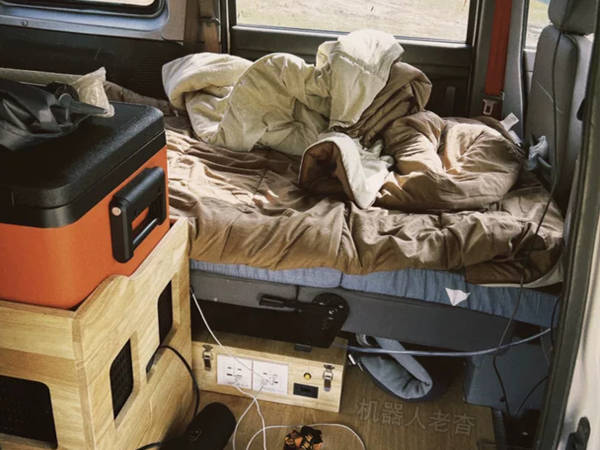 diy旅行车游山玩水,东风日产帅客改装露营车,小型mpv床车自驾游