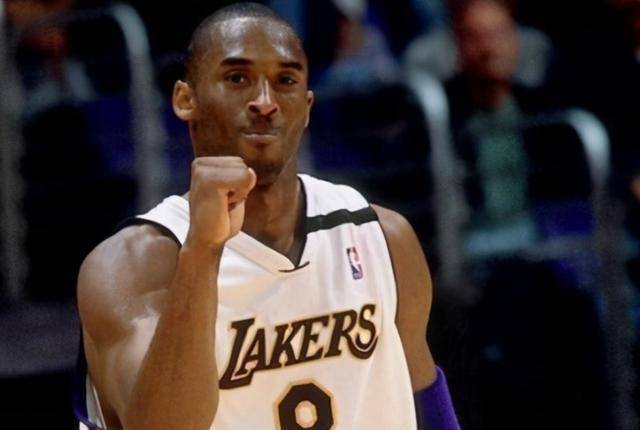 湖人队史之争:科比与魔术师约翰逊,传奇谁更胜一筹?