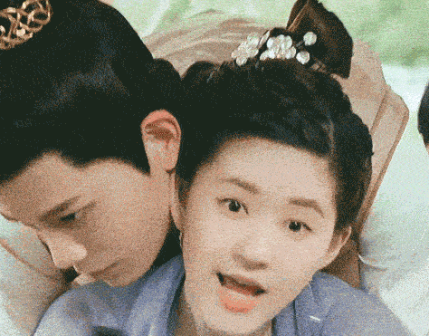 然而,李谨言第一次听方小莴弹琴时,说她没有弹