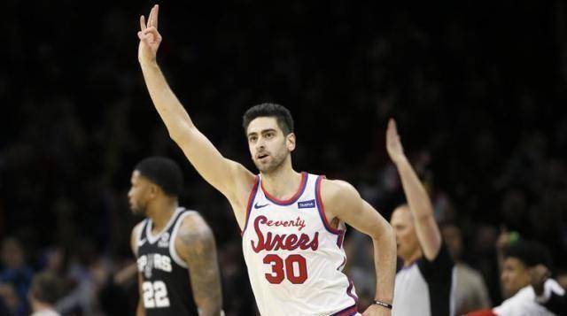 夺冠热门3连胜,感谢马赛克队_詹姆斯恩尼斯_球员_三分球