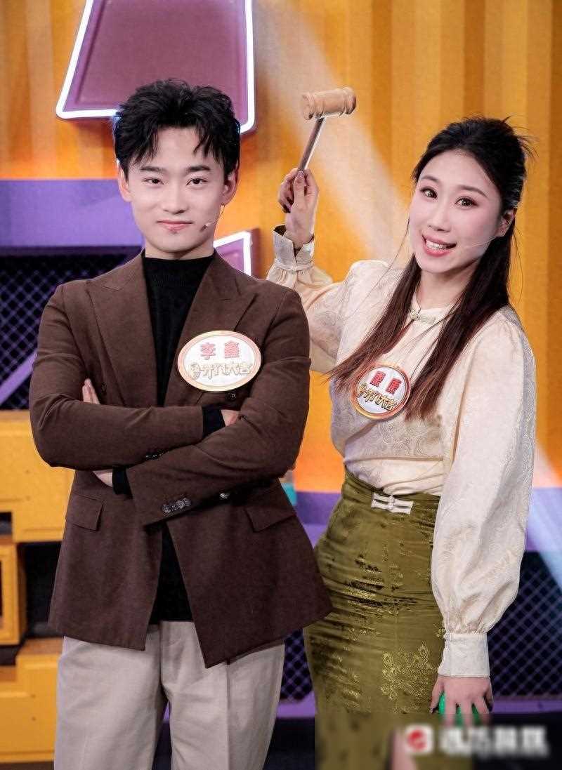 此外,康康的搭档李鑫也以选手的身份参与了节目录制,在一系列挑战中