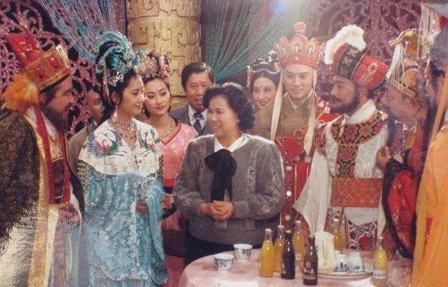 原创76岁白骨精杨春霞37年首发声回应与西游记杨洁导演不合传闻