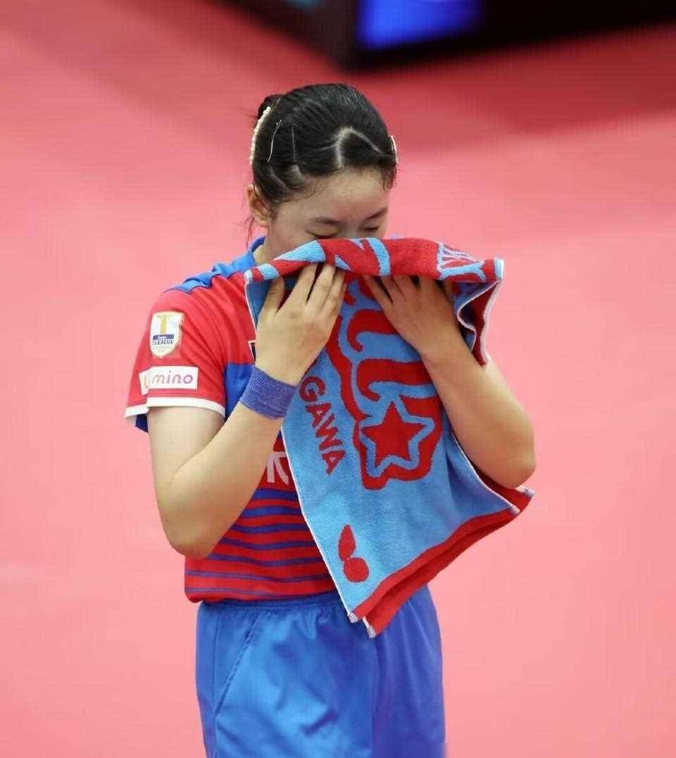 孙铭阳31张本美和拿到t联赛冠军孙颖莎现身评论区还挺