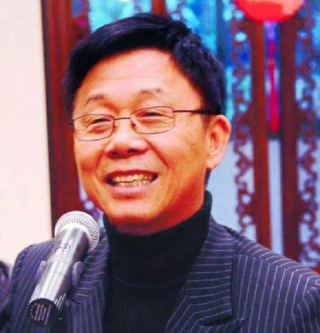 中国纸巾之王邓颖忠500元起家创业靠卖纸成为中山首富