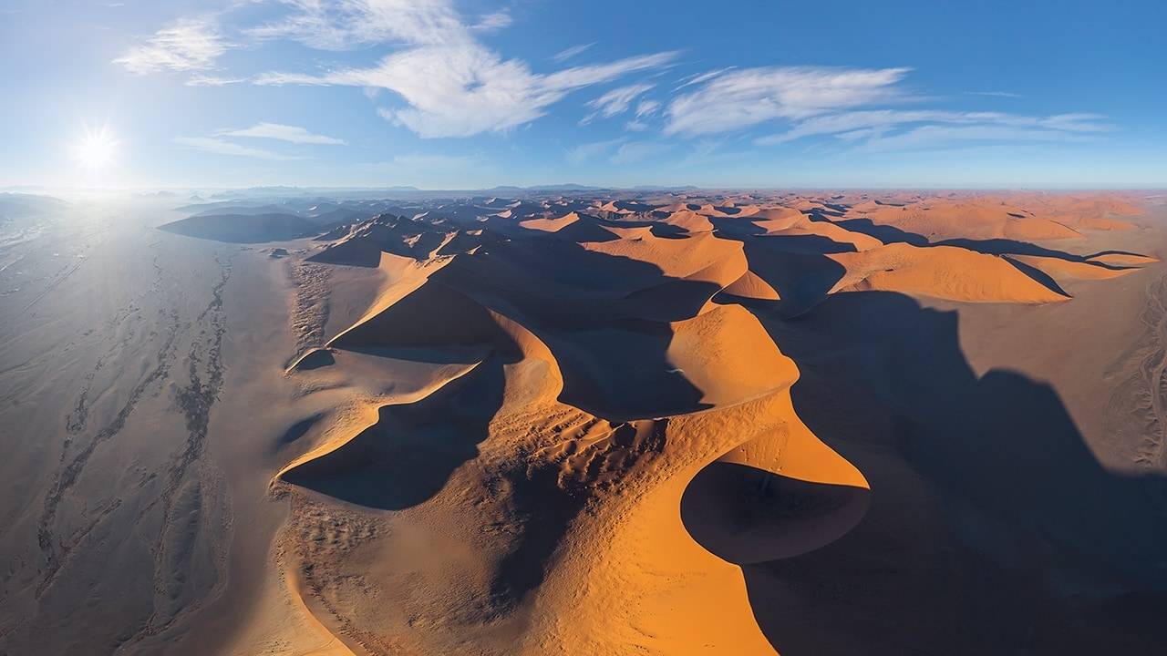 "纳米布沙漠探险:段元诚的沙漠征程"