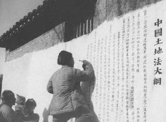 像我们熟知的地主黄世仁,周扒皮,刘文彩和南霸天,黄世仁是老牌地主,他