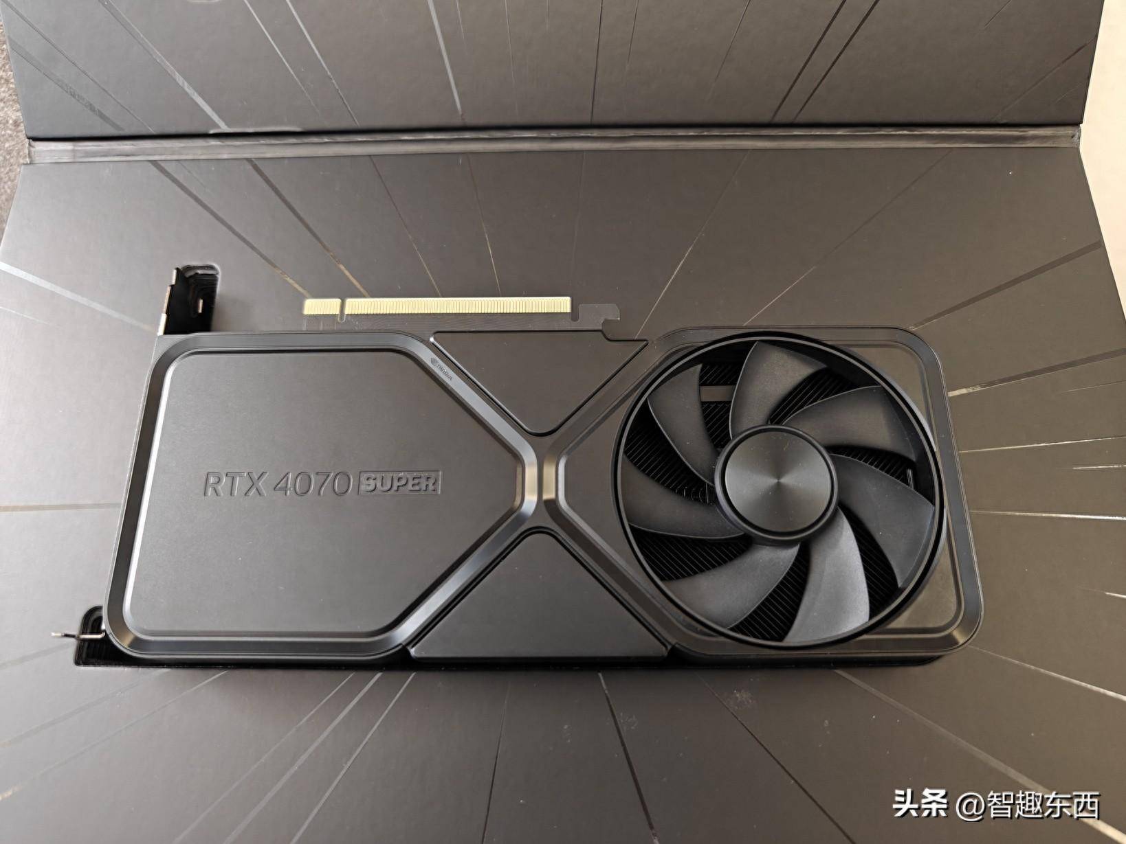 (nvidia 定制),核心从geforce rtx 4070的ad104-250改为了ad104-350