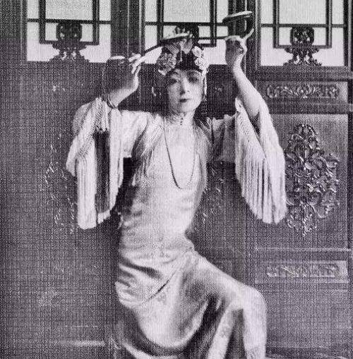 原创晚清第一美人裕容龄有多美你看她当年跳现代舞的旧照就知道了