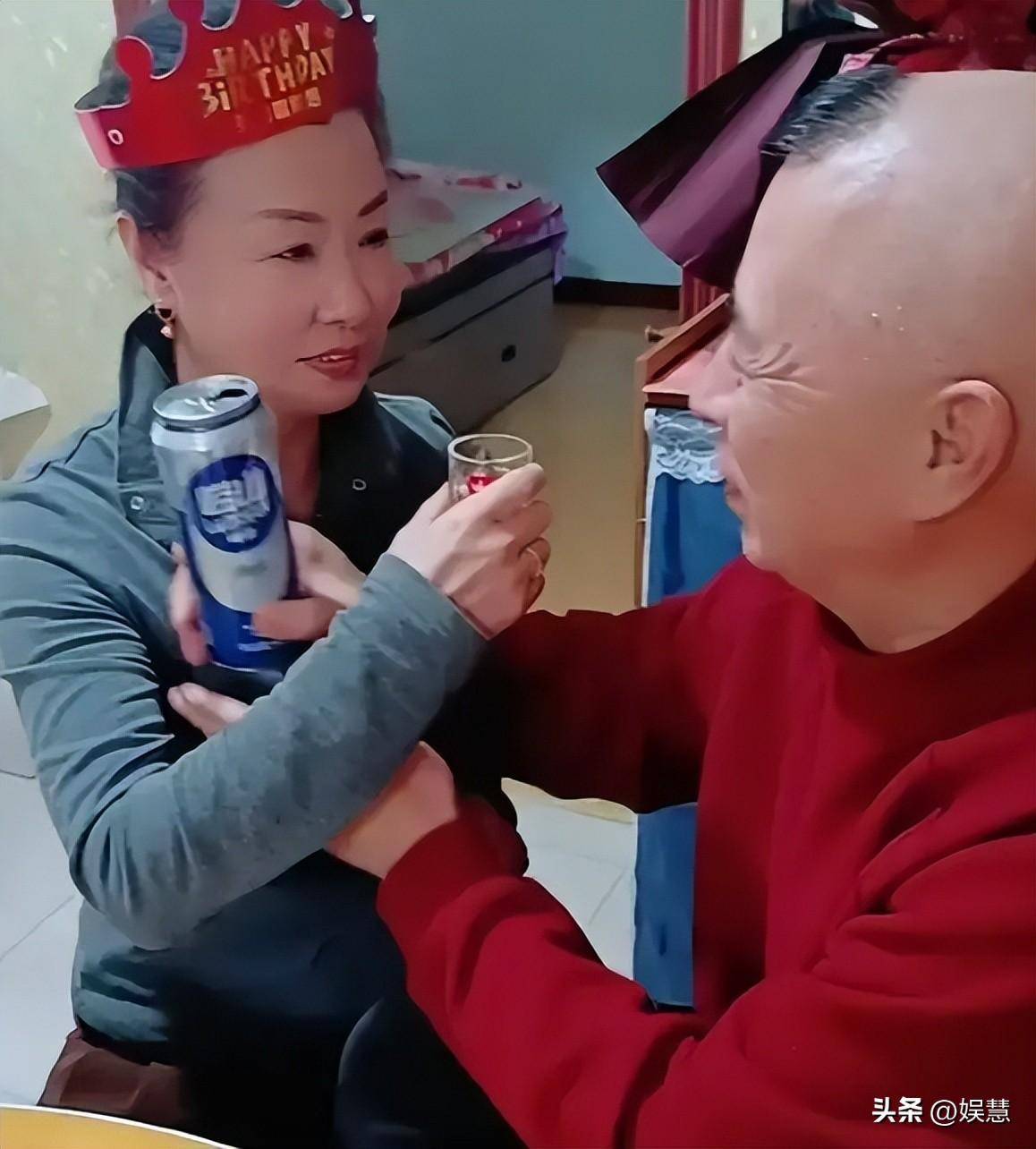 乡村爱情老严办婚礼高秀敏徒弟出席原配去世不到两年