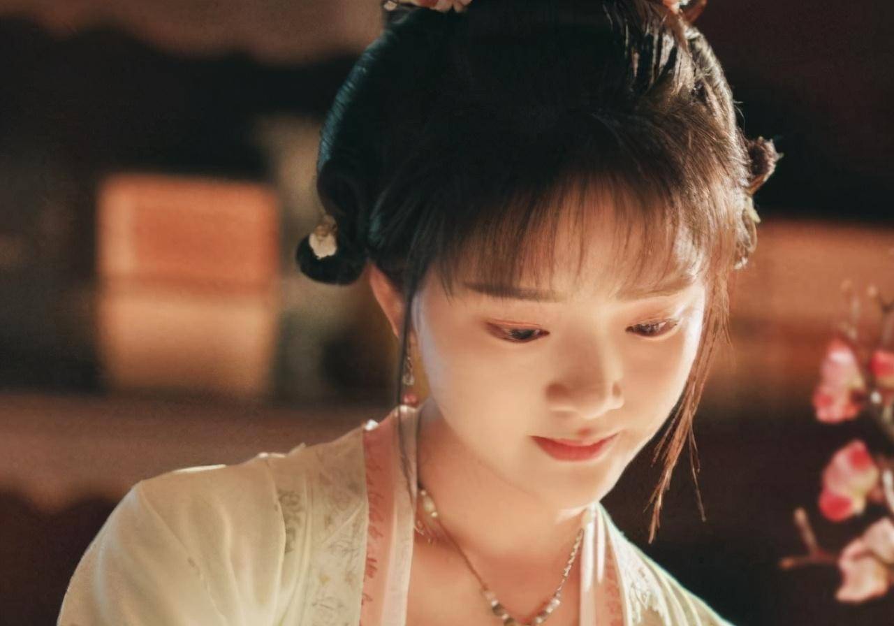 后来当我们再一次在银票上见到任敏的时候,便是《清平乐》中的赵微柔