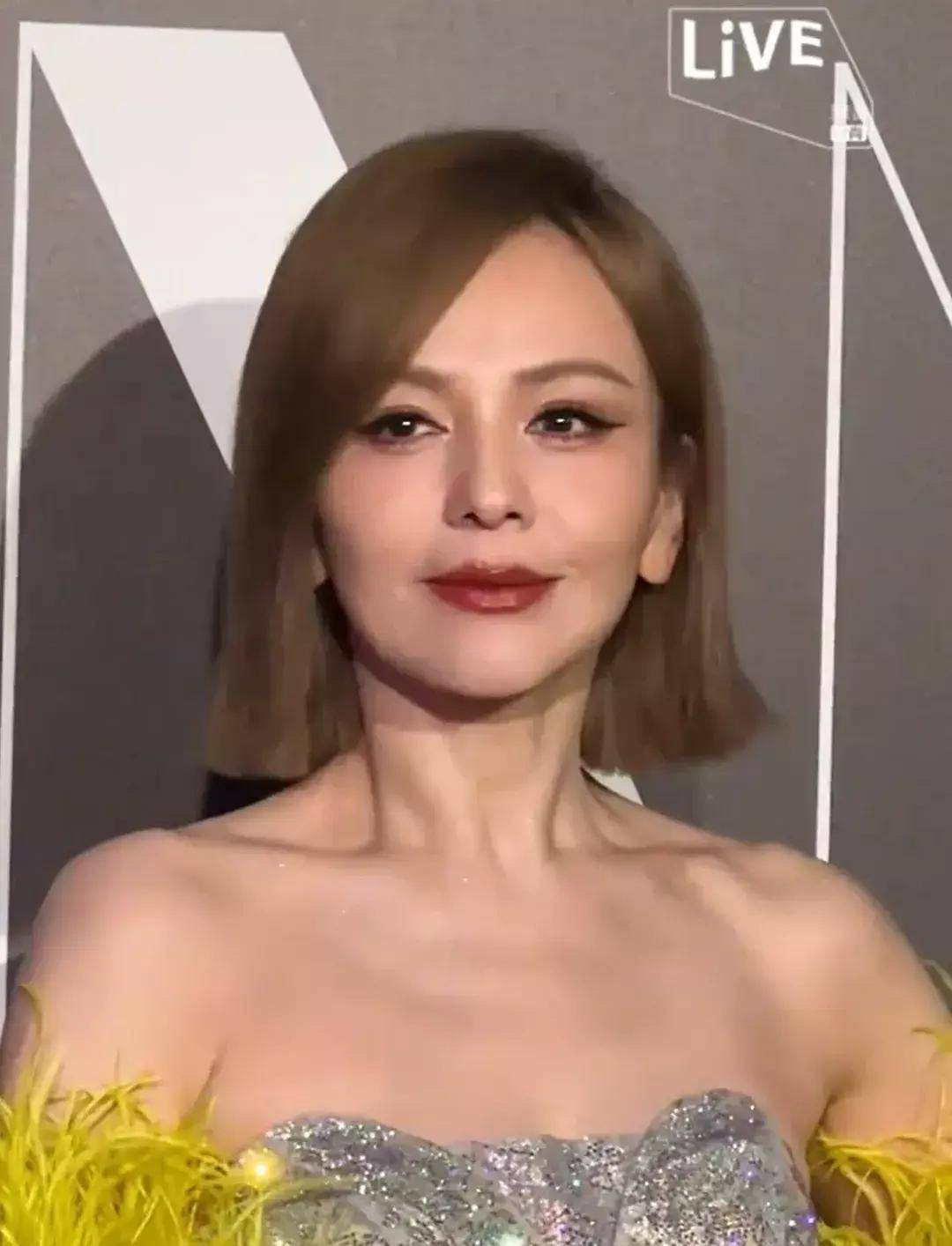 雪姨王琳53岁生图状态惊艳23年前演她女儿的林心如却已显老