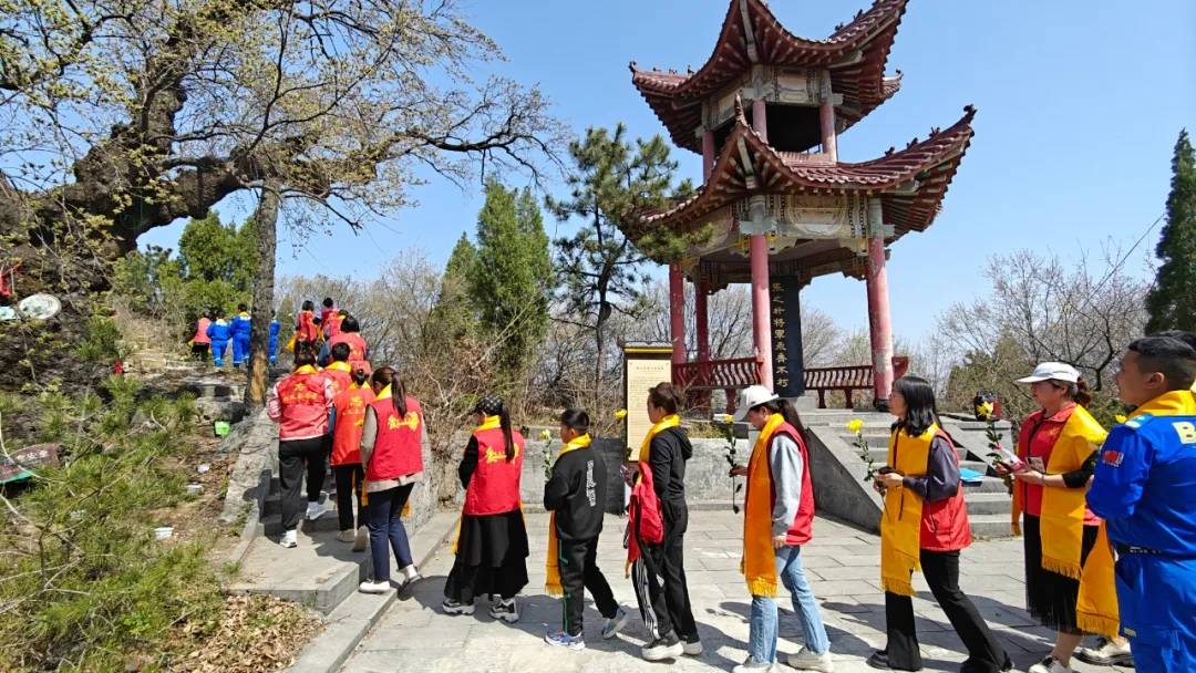 巩义市志愿服务联合会举办春雨圆梦爱心助学志愿服务活动