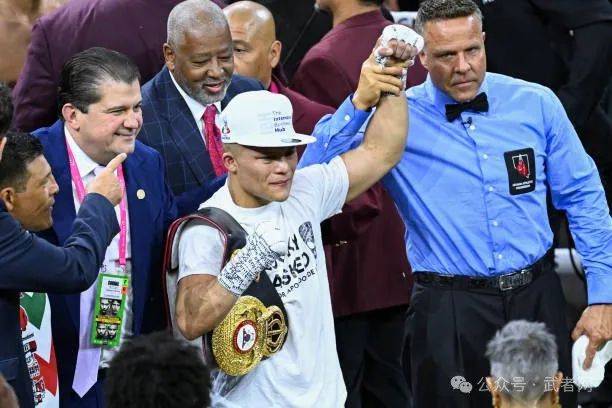 方多拉分歧判定战胜茨尤克鲁兹8回合tko罗梅罗