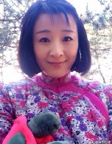 张嘉益是陕西粗汉一枚,杜珺算是典型的大家闺秀,知识分子家庭出身的她