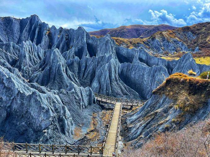 木雅大寺--434机场路--红海子--成都第五天:稻城亚丁--理塘--雅江