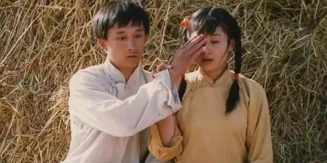 嫩不,漂亮不,心爱不,问得黄磊,脸红心跳,腿发抖……黄磊演一个小瞎子