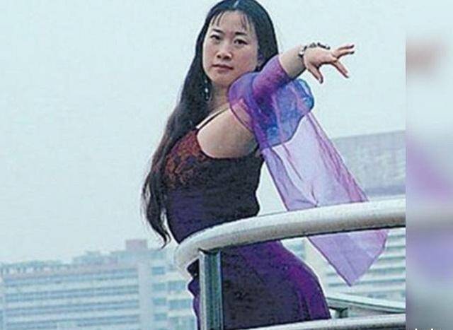 网红鼻祖芙蓉姐姐,当年靠"雷照"走红,如今43岁身家过亿