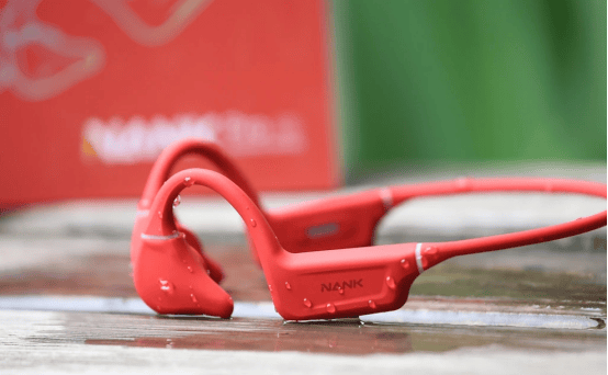 有没有防水运动蓝牙耳机推荐?自费体验,这四款游泳耳机超值购入!