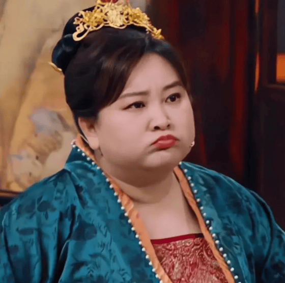 原创贾玲满脸瘦脱相褶子显老态少女感消失殆尽