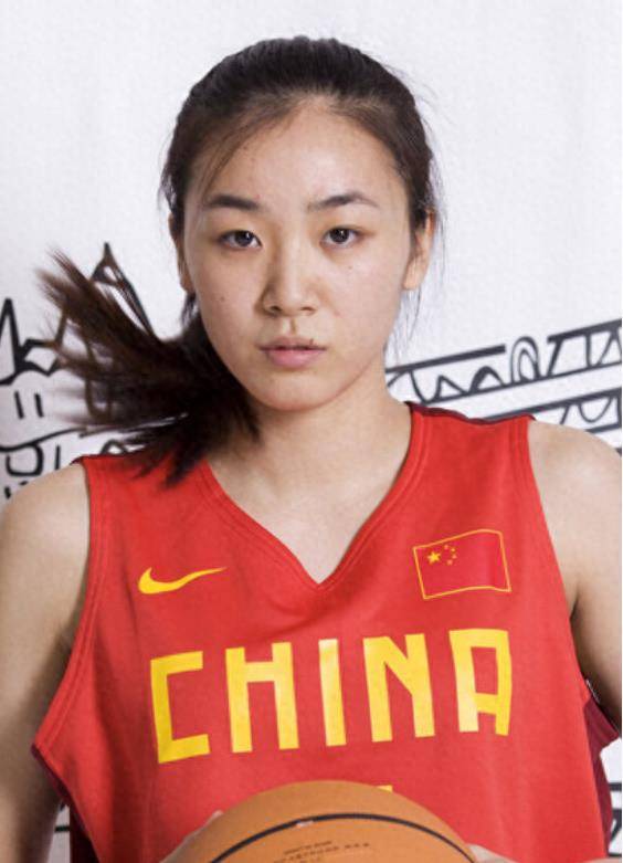 篮坛第一女子:高1米84,曾被疑有喜退出地方队,如今婚姻很幸福_赵爽