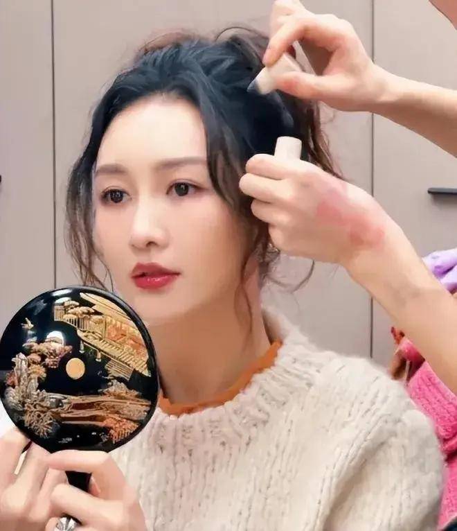 曾和杨幂抢刘恺威的王鸥,如今怎么样了?_袁姗姗_张戈_生活