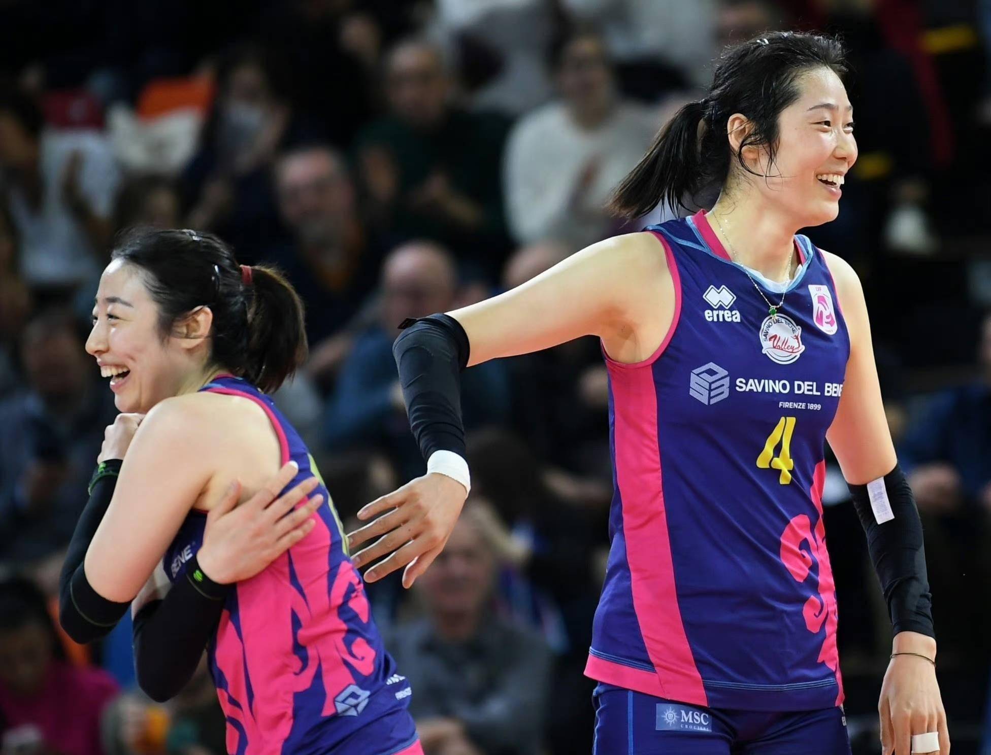 原创朱婷斩获mvp斯坎迪奇力克对手赛点一锤定音震撼全场观众