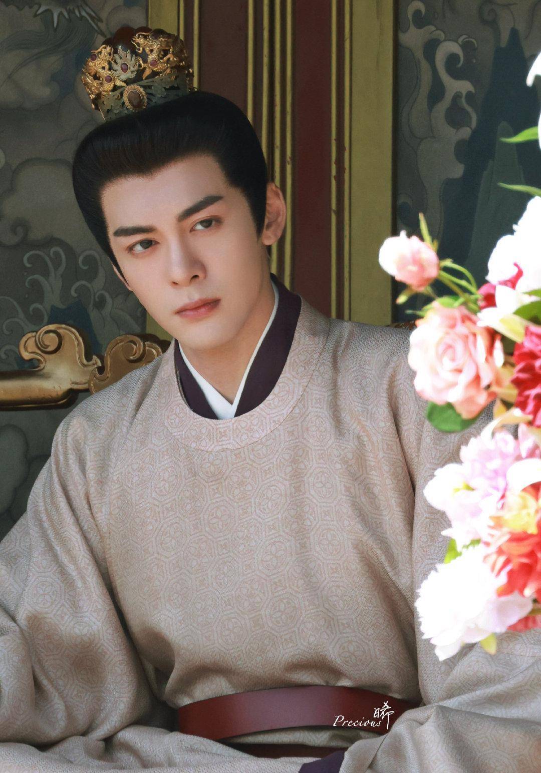 曾舜晞又去客串了,《五福临门》古装路透,剑眉星目,器宇轩昂