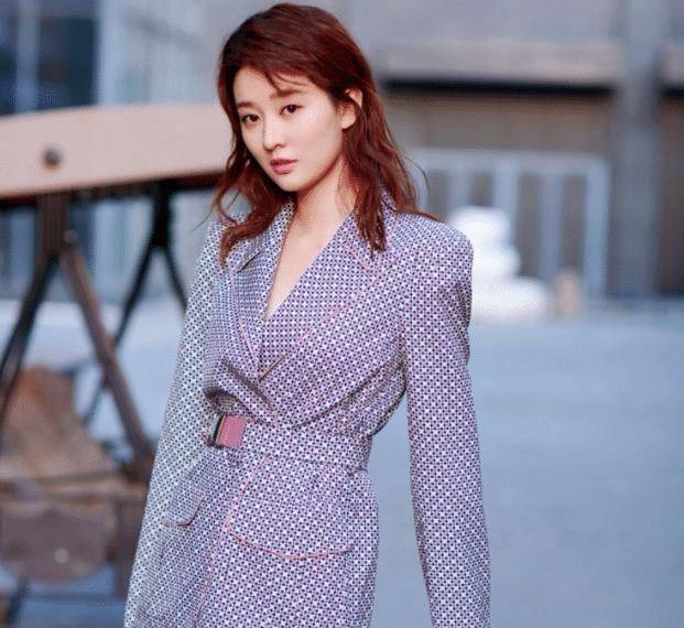 有种炫富叫乔欣晒照,意外曝光私人卧室,豪华程度不敢想象_关雎尔