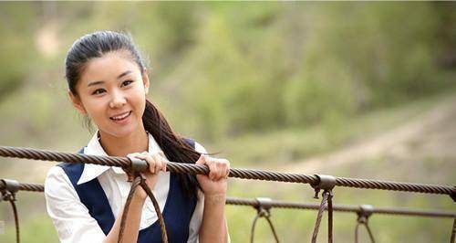 李小萌晒全家照,丈夫宠爱有加秀甜蜜,孩子优秀活泼帅气_王雷_电视剧