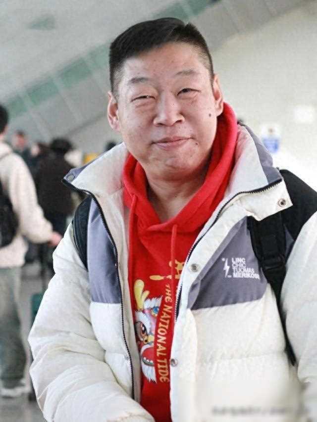 李鹤彪带新搭档回五队,攒底登台,首演惊艳:德云社再添新星!
