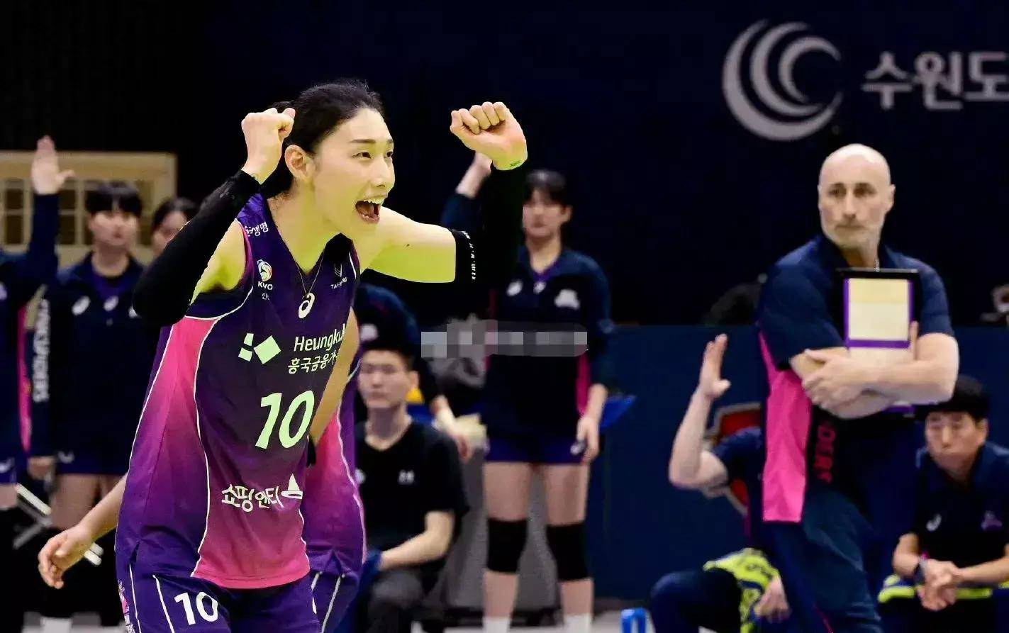 事实上,金软景绝对可以向郎平学习,执教韩国女排.