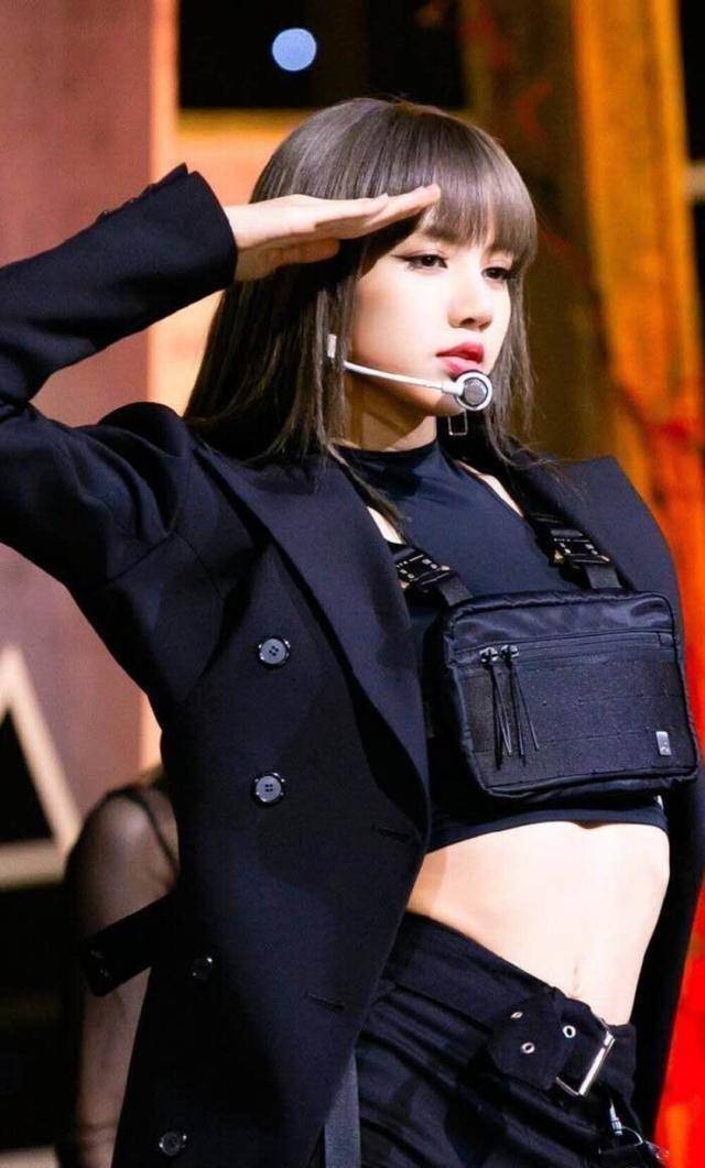 原创lisa人间芭比celine的亲闺女你怎么看呢