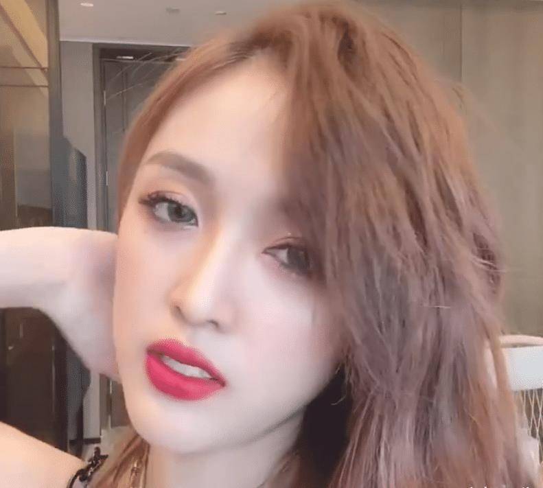 吴宣仪妆容遭吐槽亲自发视频高情商回应御姐妆容精致像洋娃娃