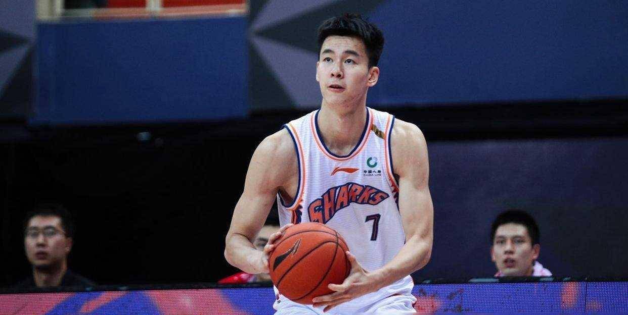 合同到期,弗格或告别辽篮,张镇麟被点名批评,男篮新星离队_辽宁